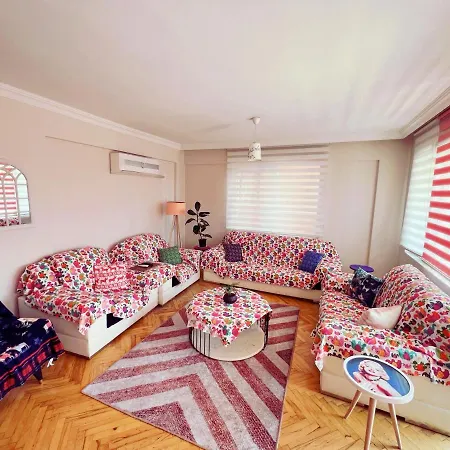 A Spacious Flat In Old Town Area 아파트 *
