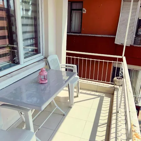 A Spacious Flat In Old Town Area Apartman