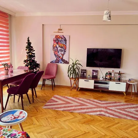 A Spacious Flat In Old Town Area Apartman